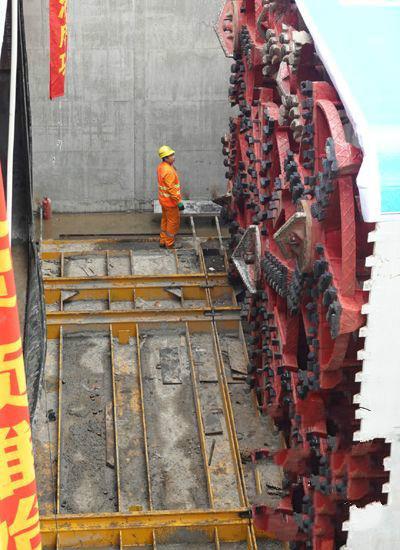 中建一局北京新機場永興河北路綜合管廊工程開始下穿大廣高速